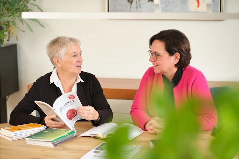 Wij geven u advies over uw testament voordat u bij onze notaris komt.